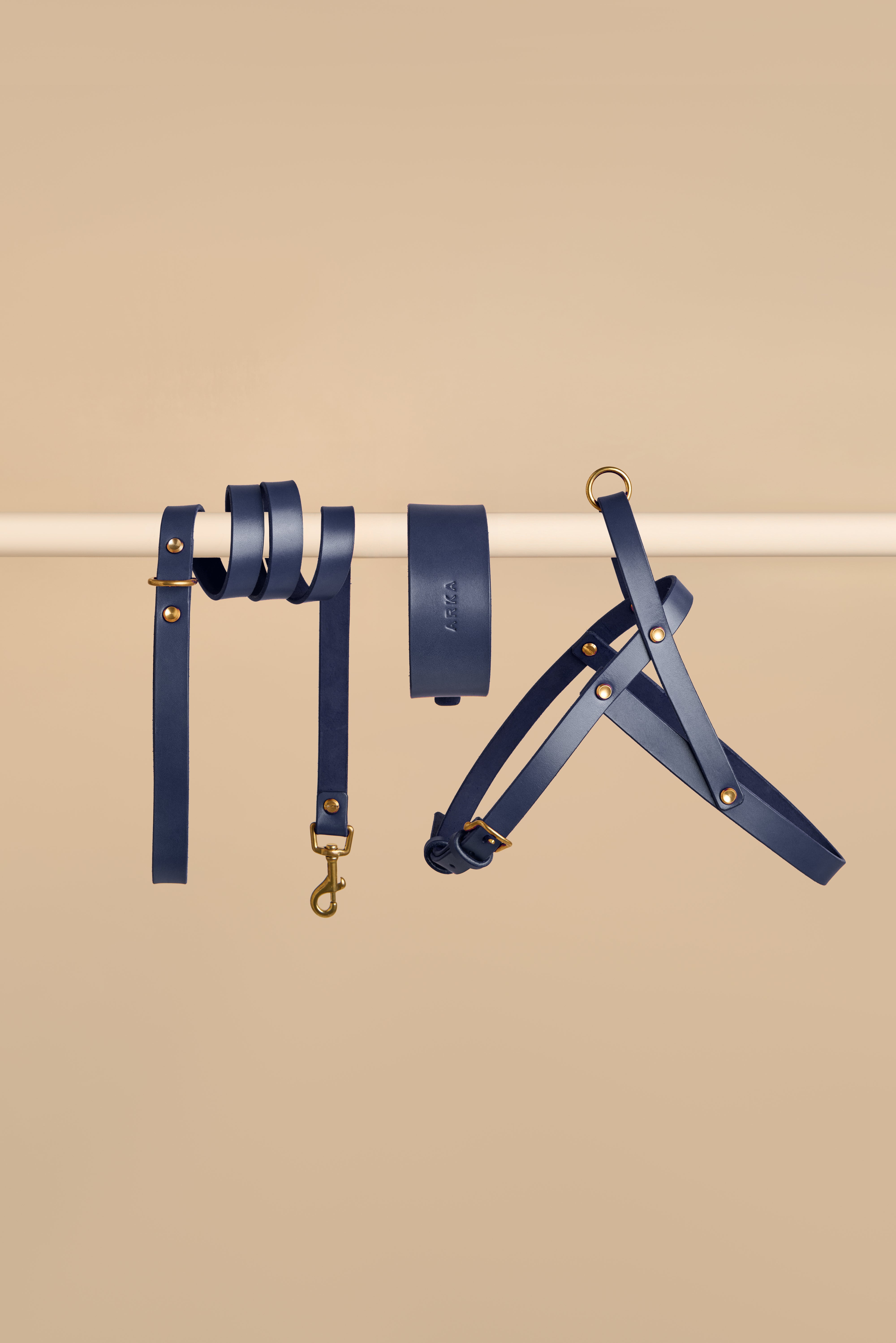 Vero Wide Collar & Classic Leash & Vero Harness in Blue